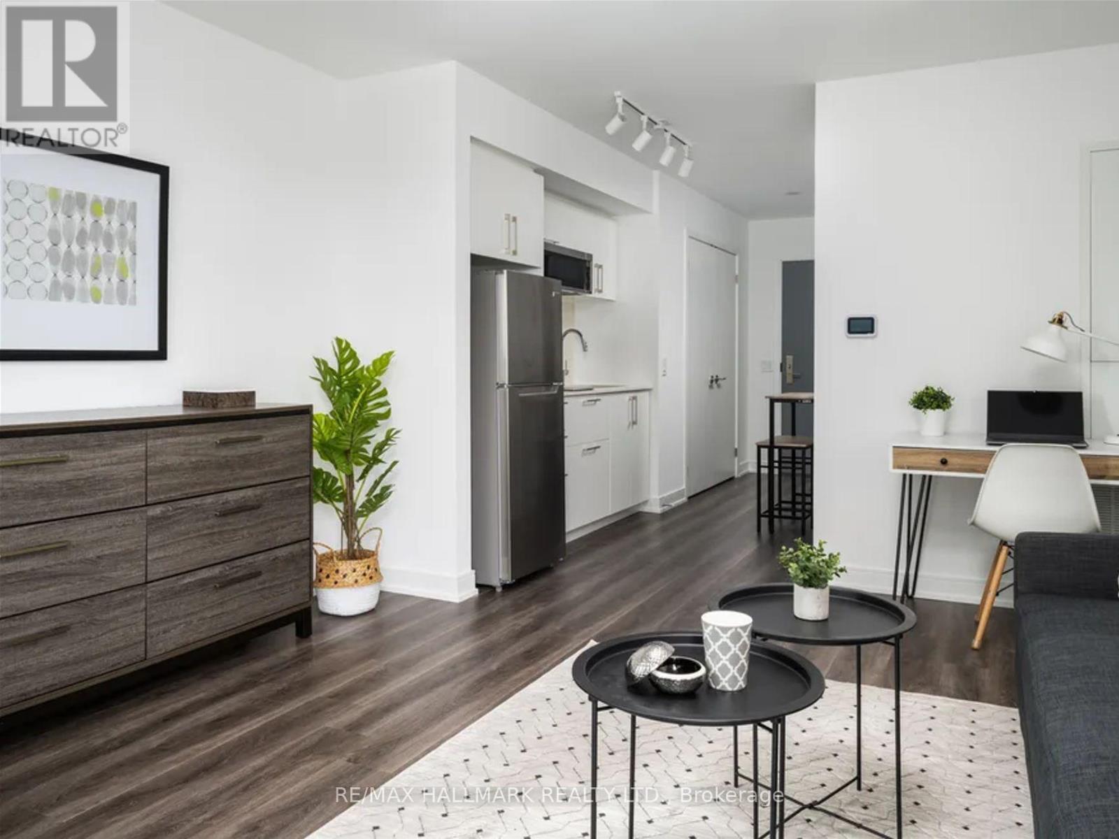 605 - 20 Samuel Wood Way, Toronto, Ontario  M9B 1B1 - Photo 3 - W12452844