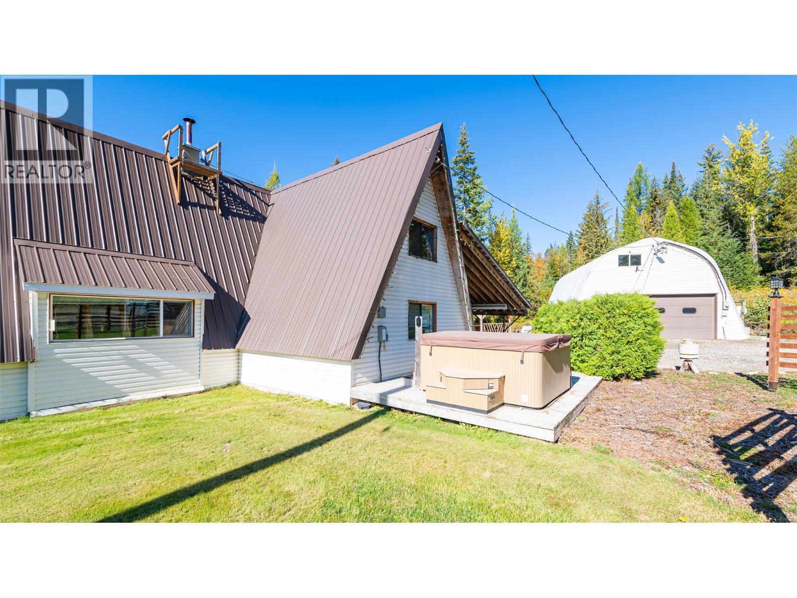 7698 3 Highway, Yahk, British Columbia  V0B 2P0 - Photo 13 - 10365419