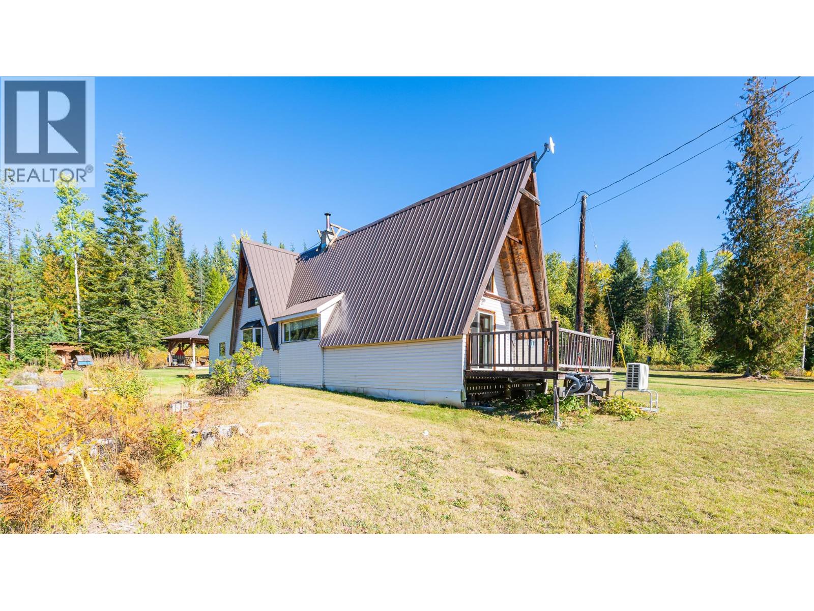 7698 3 Highway, Yahk, British Columbia  V0B 2P0 - Photo 15 - 10365419