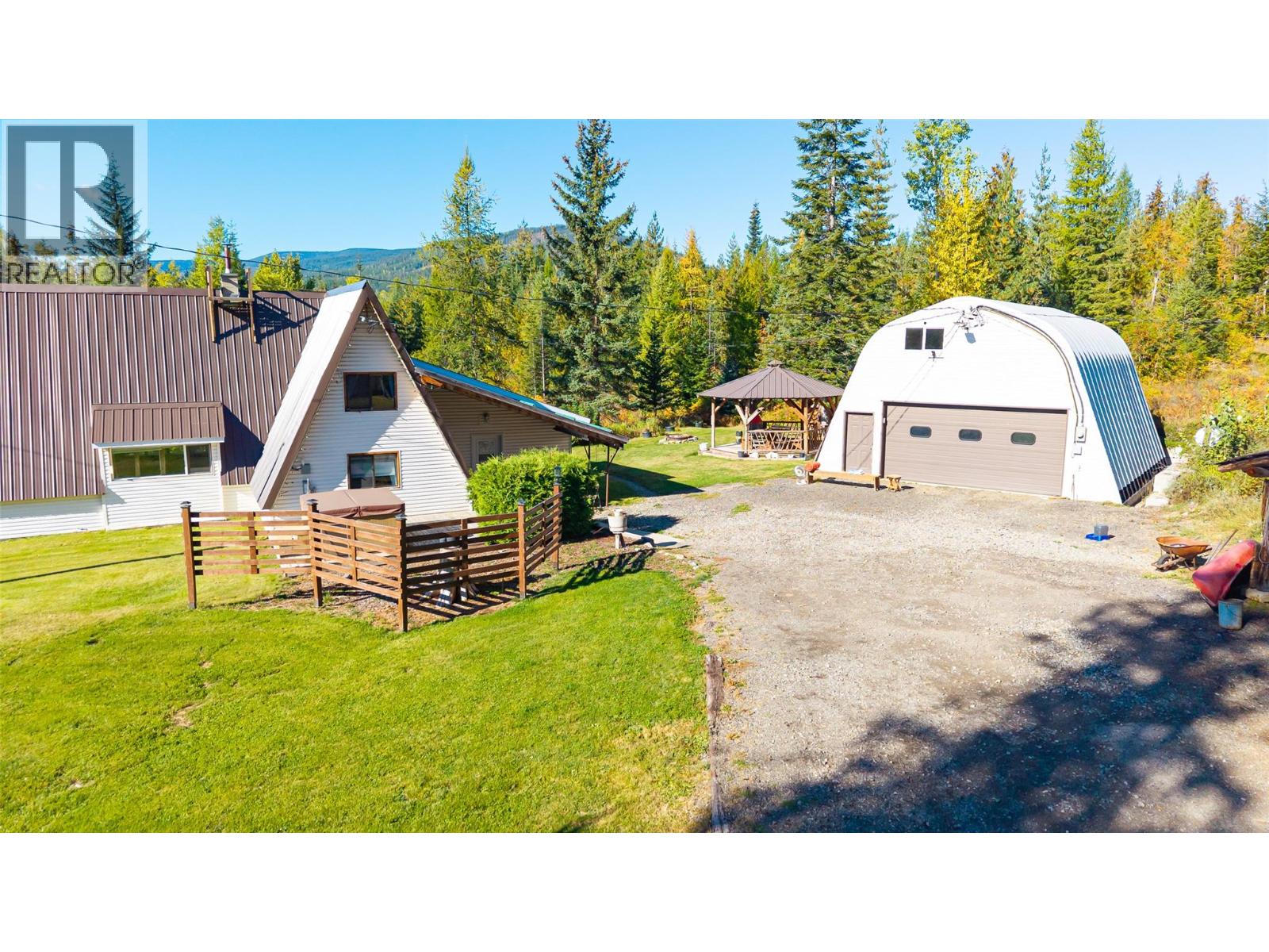 7698 3 Highway, Yahk, British Columbia  V0B 2P0 - Photo 26 - 10365419