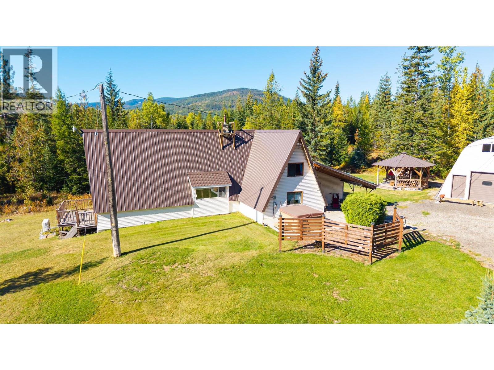 7698 3 Highway, Yahk, British Columbia  V0B 2P0 - Photo 27 - 10365419
