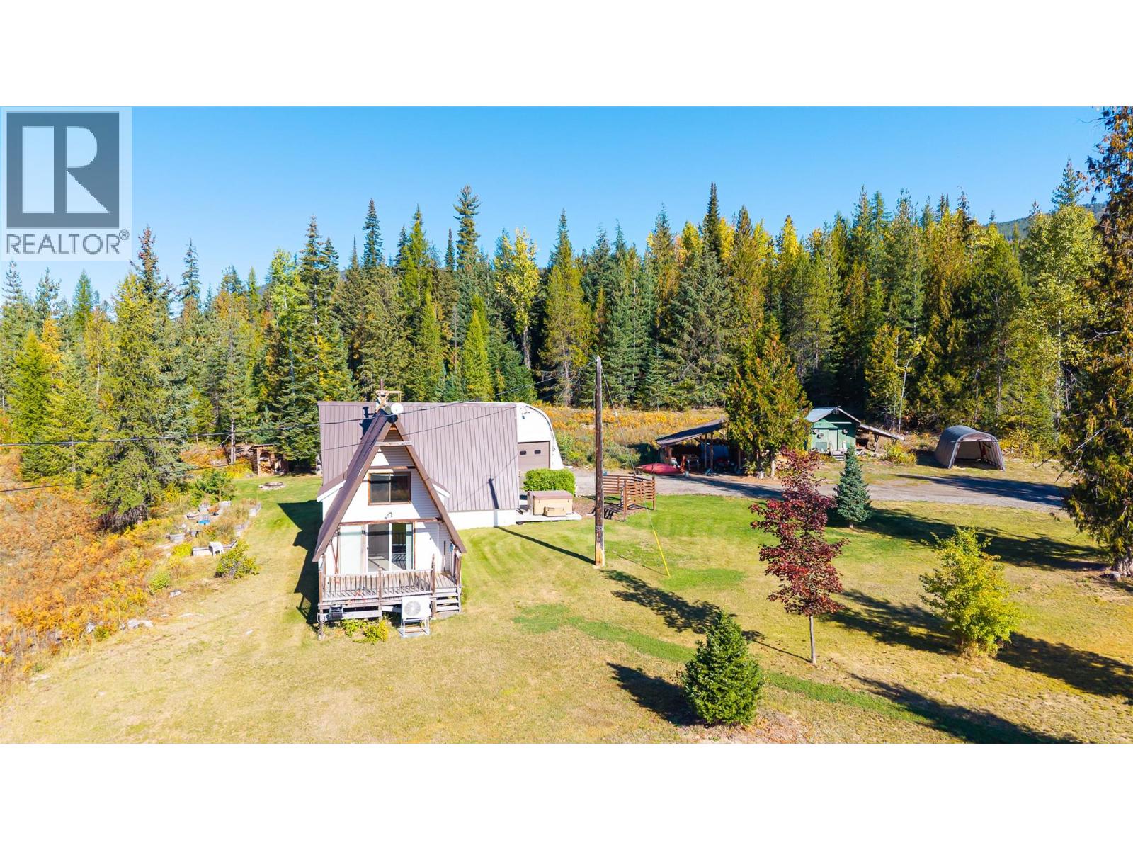 7698 3 Highway, Yahk, British Columbia  V0B 2P0 - Photo 3 - 10365419