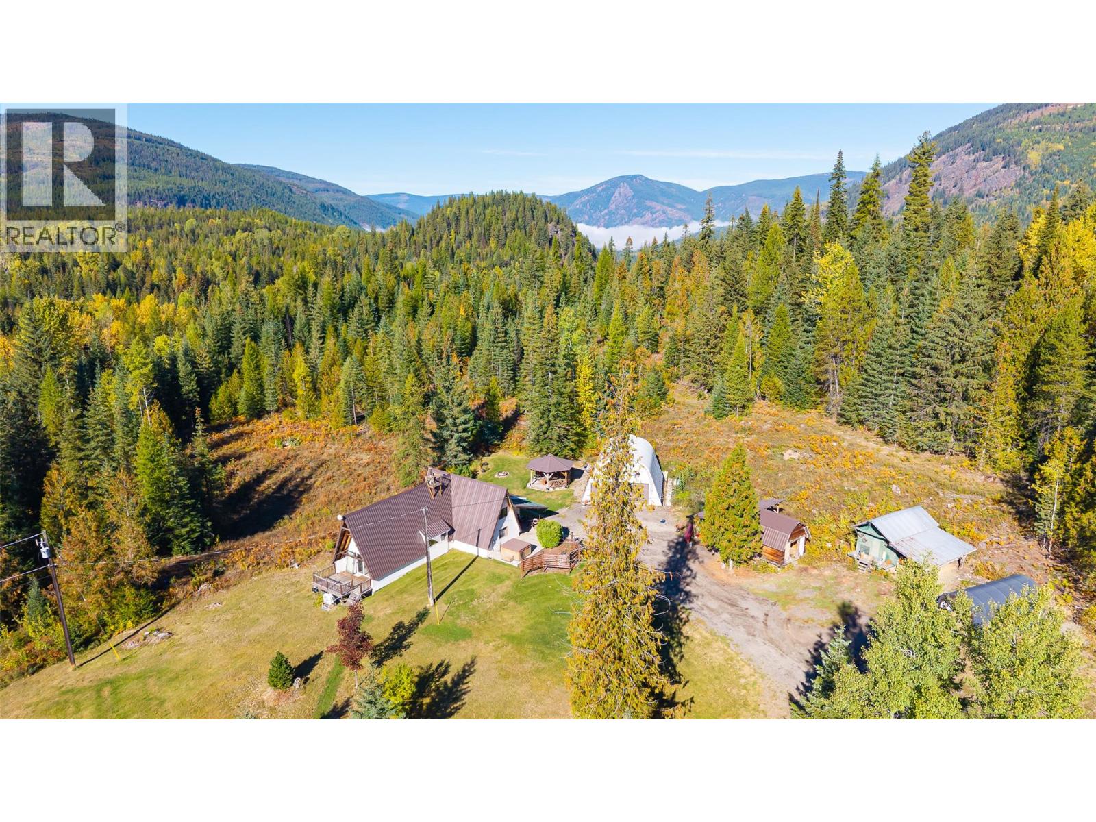 7698 3 Highway, Yahk, British Columbia  V0B 2P0 - Photo 32 - 10365419