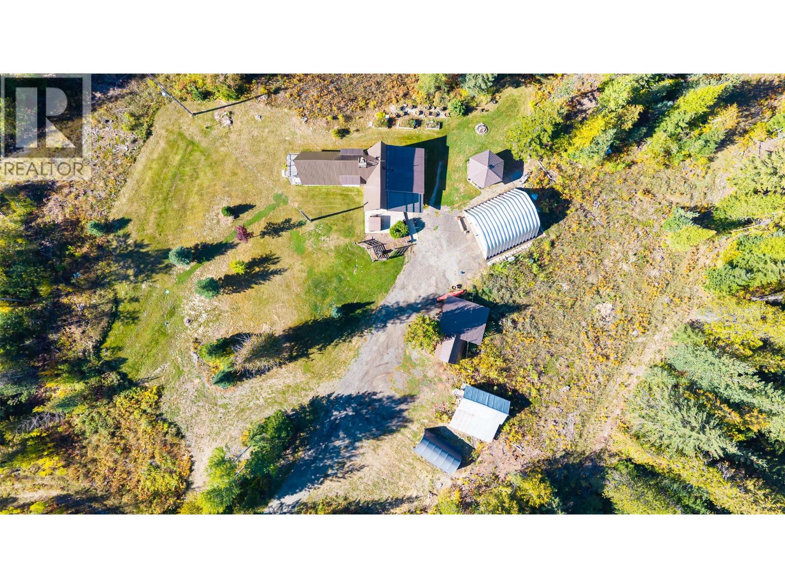 7698 3 Highway, Yahk, British Columbia  V0B 2P0 - Photo 37 - 10365419