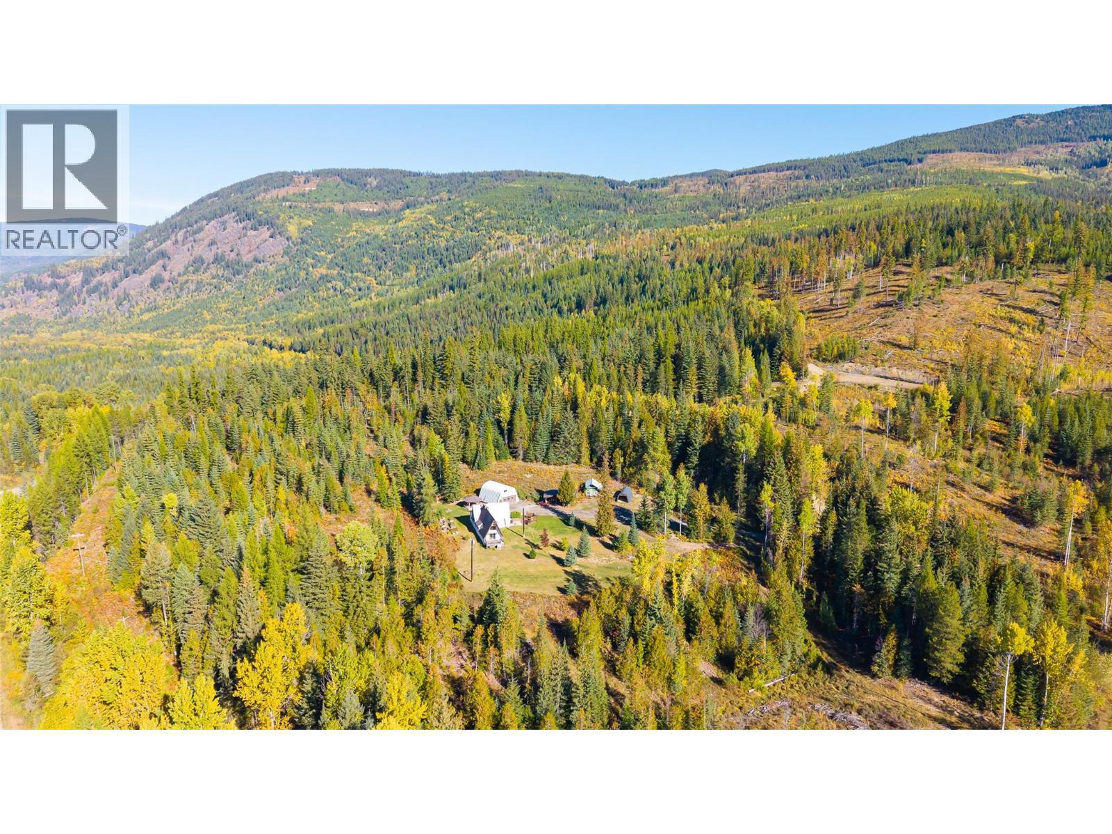 7698 3 Highway, Yahk, British Columbia  V0B 2P0 - Photo 39 - 10365419