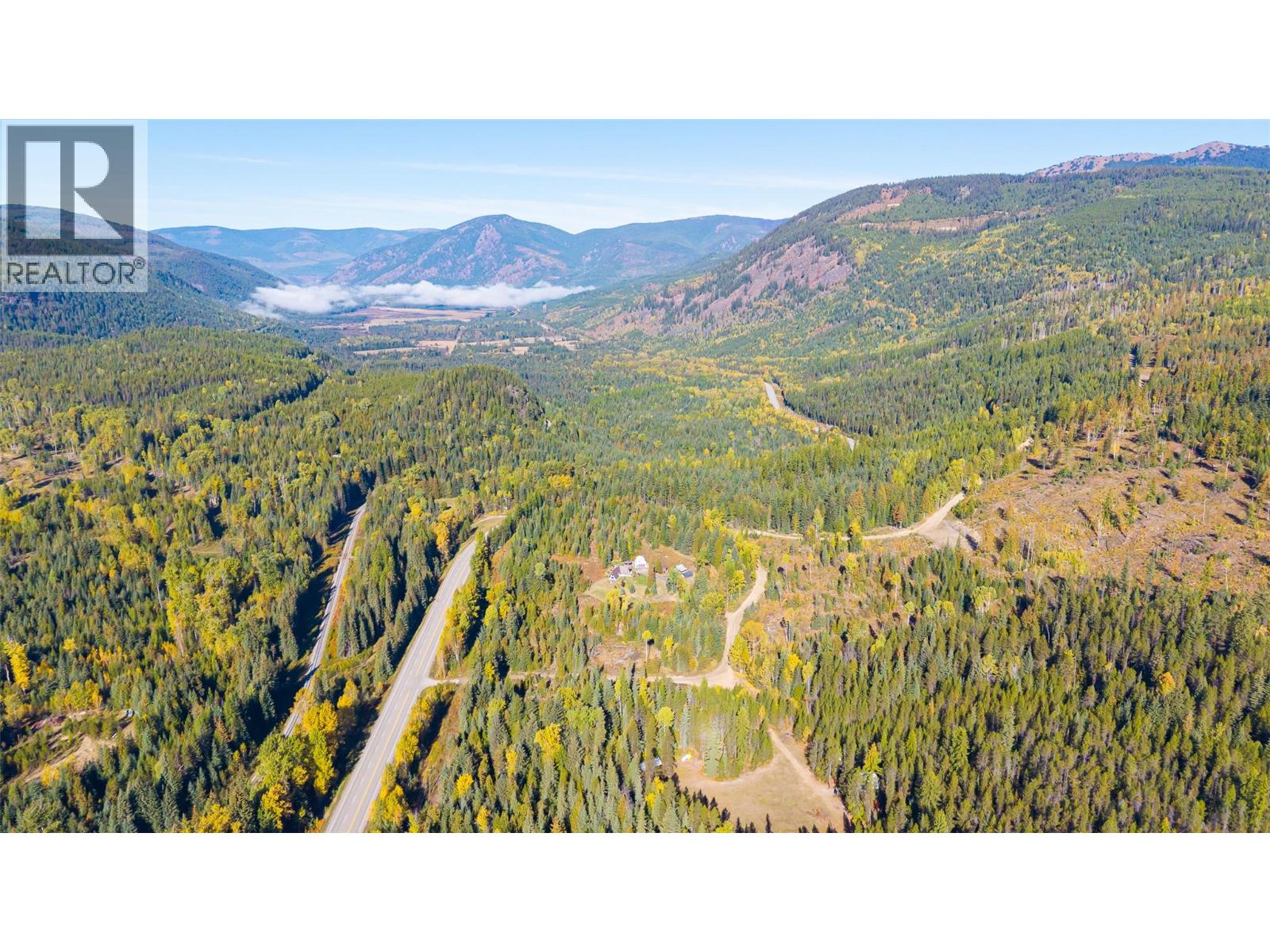 7698 3 Highway, Yahk, British Columbia  V0B 2P0 - Photo 40 - 10365419