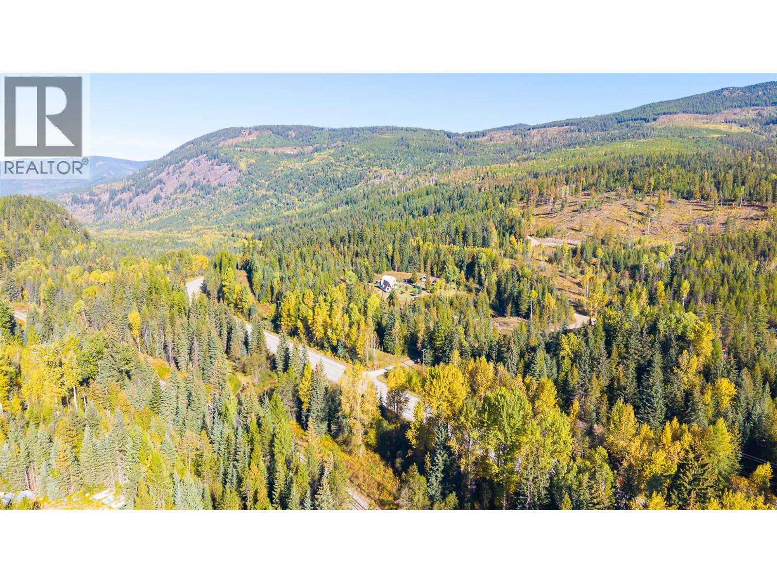 7698 3 Highway, Yahk, British Columbia  V0B 2P0 - Photo 41 - 10365419