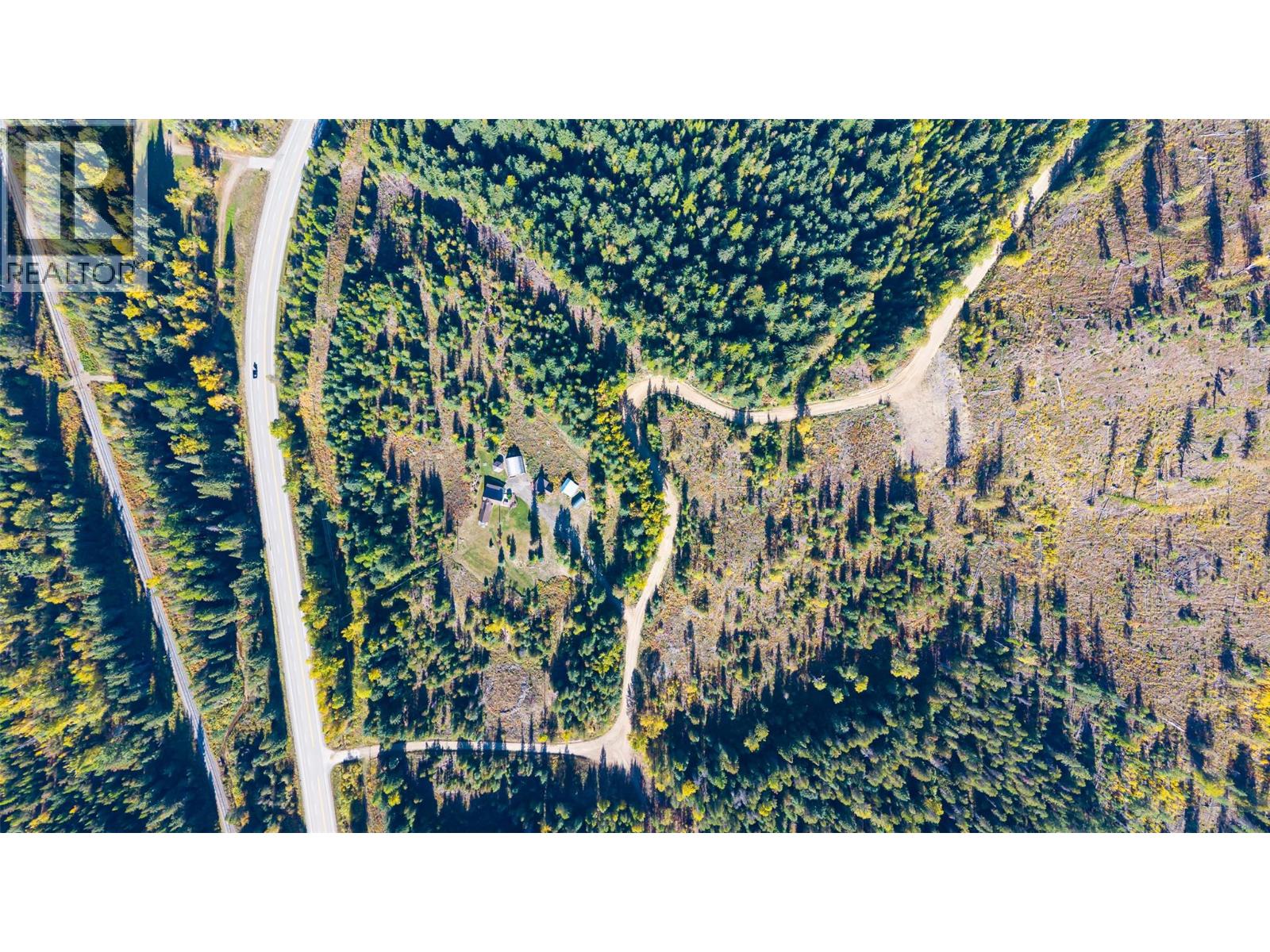 7698 3 Highway, Yahk, British Columbia  V0B 2P0 - Photo 42 - 10365419