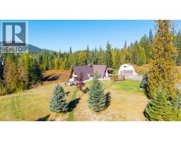 7698 3 Highway, yahk, British Columbia
