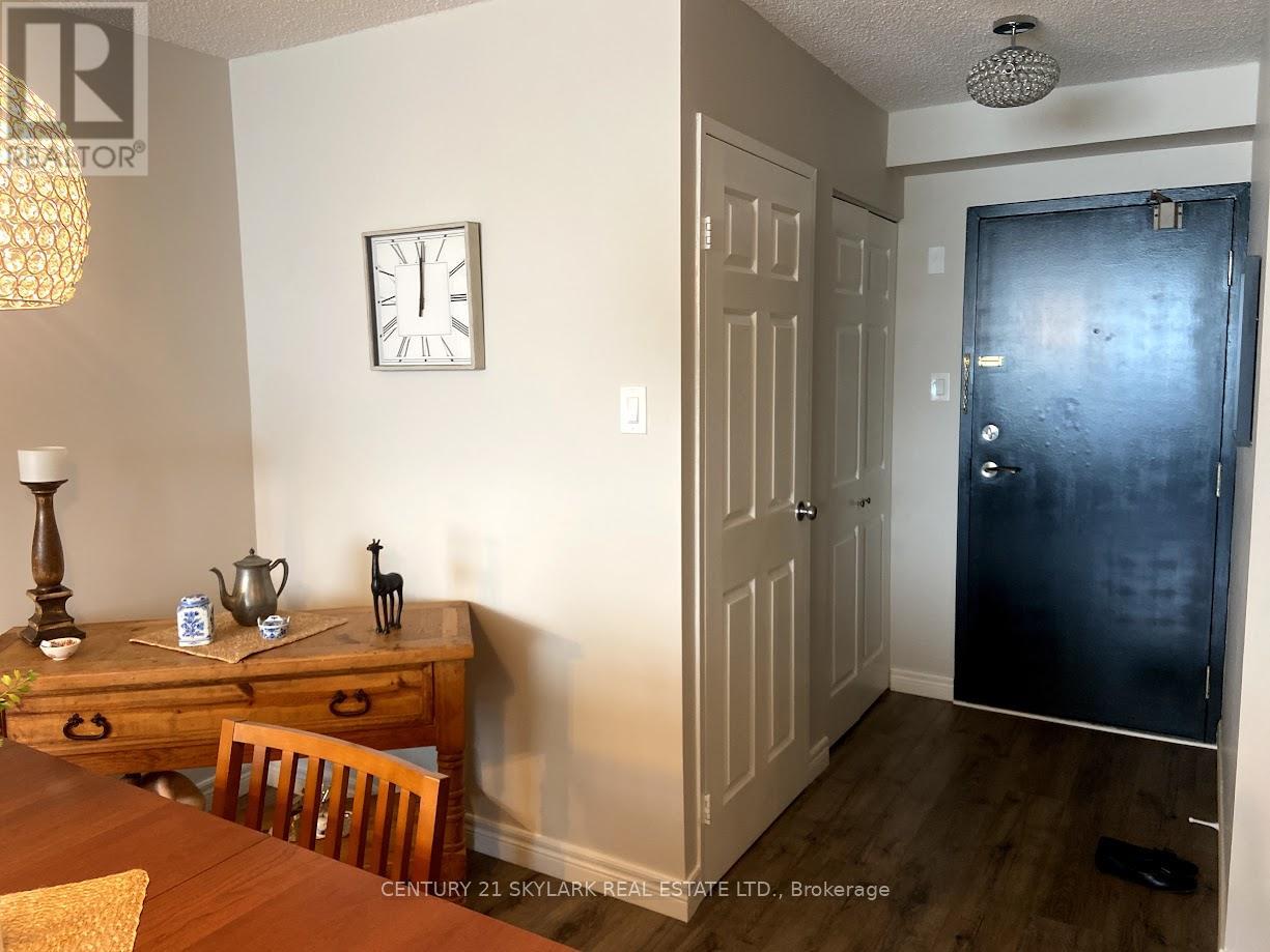706 - 8 Lisa Street, Brampton, Ontario  L6Y 3V1 - Photo 2 - W12452978