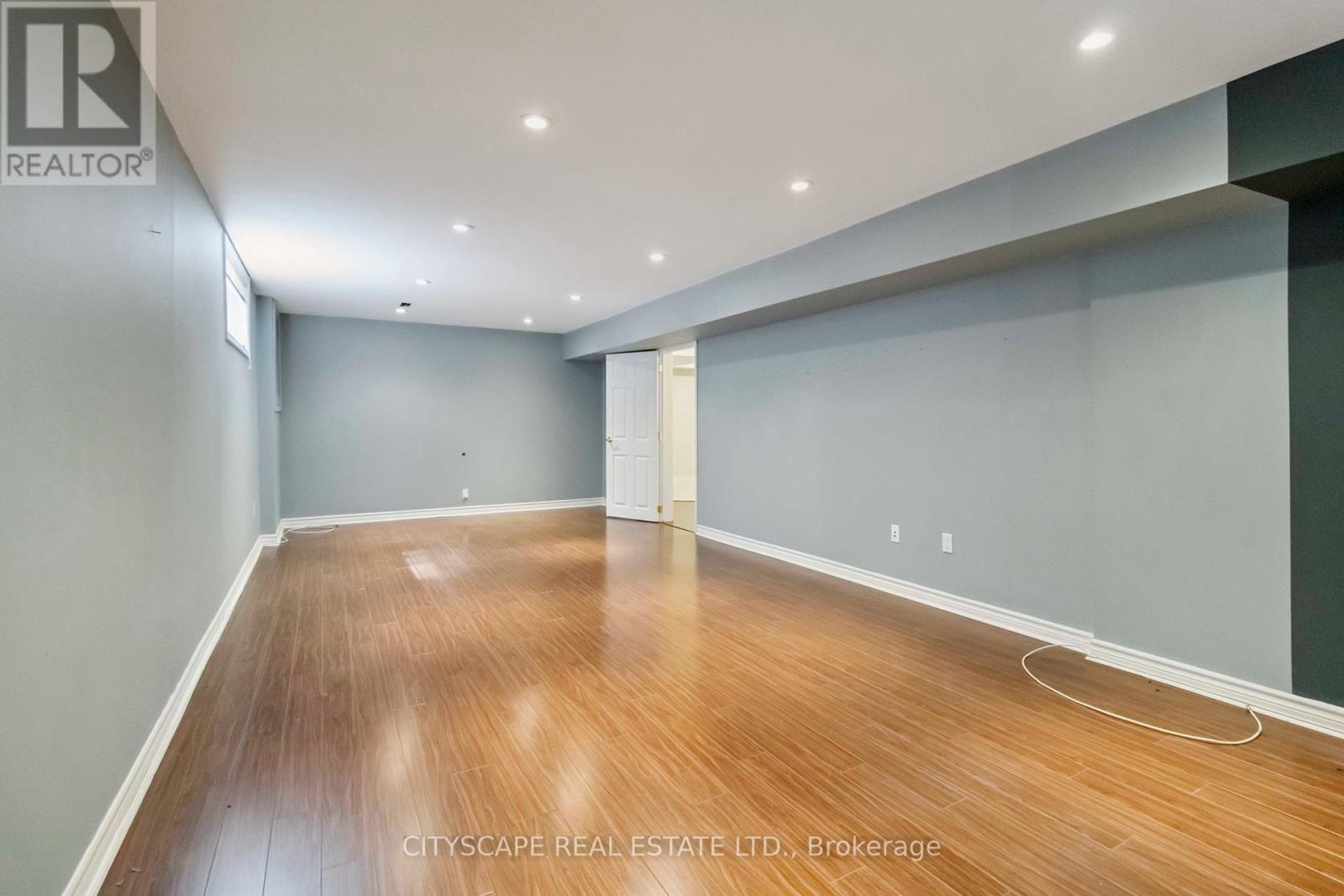 1836 Friar Tuck Court, Mississauga, Ontario  L5K 2L4 - Photo 26 - W12453002