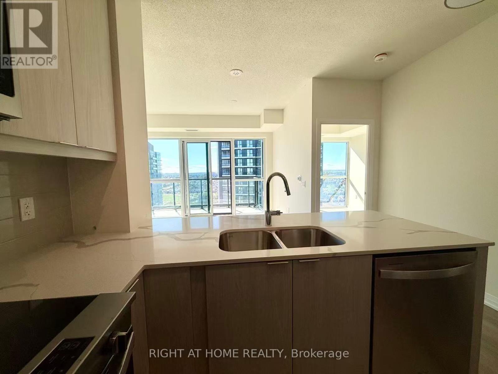 1804 - 15 Watergarden Drive, Mississauga, Ontario  L5R 0H4 - Photo 11 - W12453009