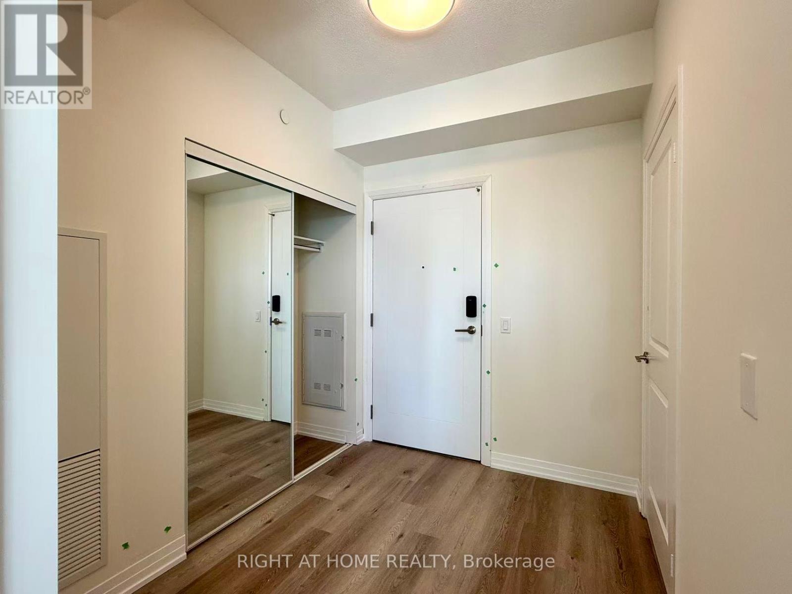 1804 - 15 Watergarden Drive, Mississauga, Ontario  L5R 0H4 - Photo 3 - W12453009