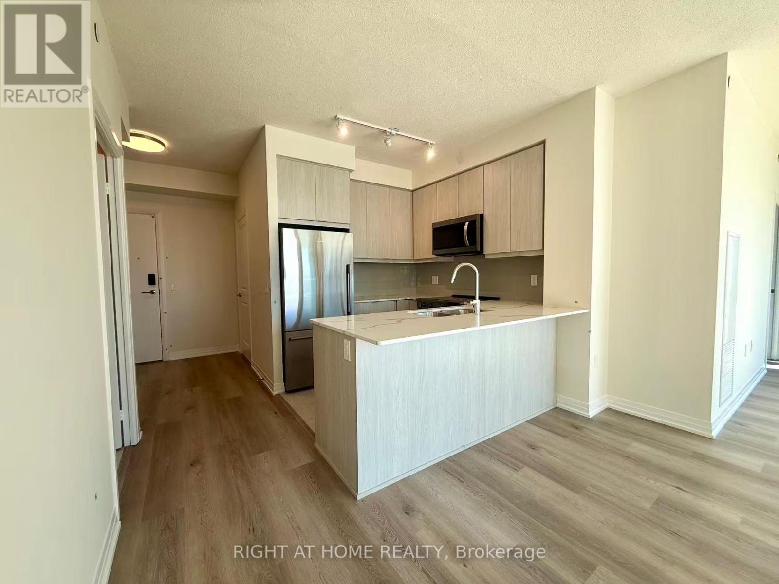 1804 - 15 Watergarden Drive, Mississauga, Ontario  L5R 0H4 - Photo 9 - W12453009