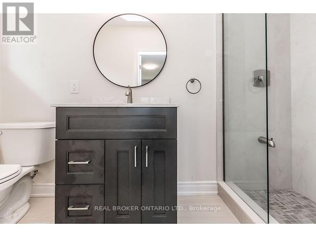 1821 Truscott Drive S, Mississauga, Ontario  L5J 2A1 - Photo 21 - W12453010