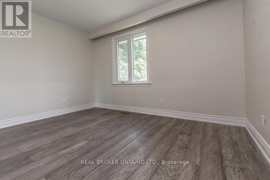 1821 Truscott Drive S, Mississauga, Ontario  L5J 2A1 - Photo 27 - W12453010