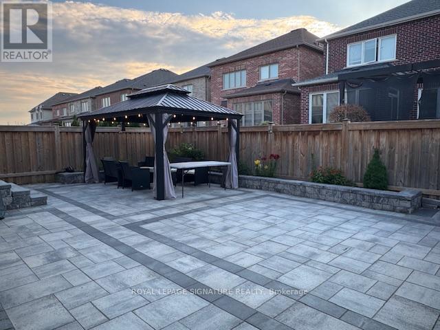 14 Vetch Street, Brampton, Ontario  L6Y 6C2 - Photo 16 - W12453011