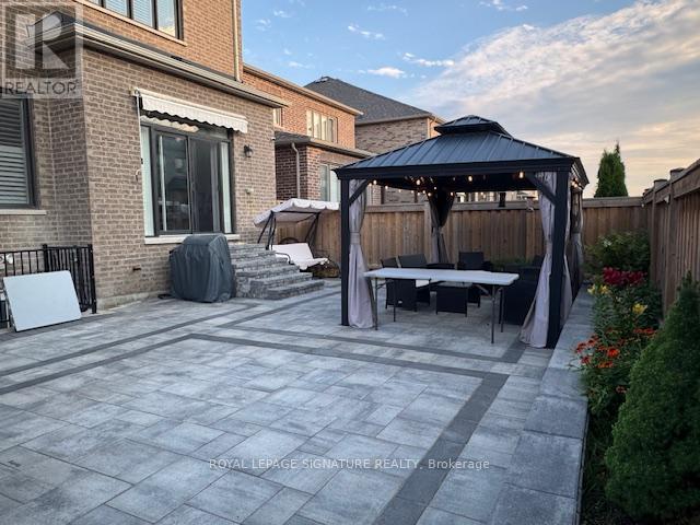 14 Vetch Street, Brampton, Ontario  L6Y 6C2 - Photo 17 - W12453011