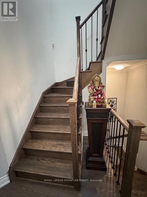 14 Vetch Street, Brampton, Ontario  L6Y 6C2 - Photo 7 - W12453011
