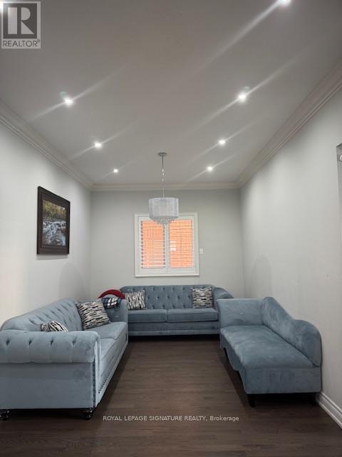 14 Vetch Street, Brampton, Ontario  L6Y 6C2 - Photo 9 - W12453011