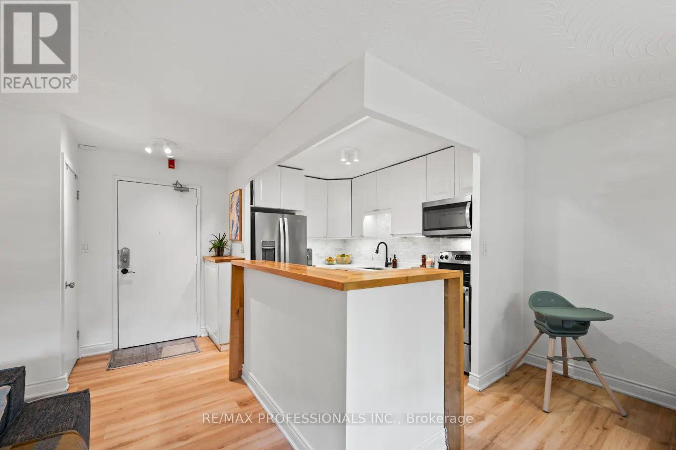 4 - 80 Coe Hill Drive, Toronto, Ontario  M6S 3C9 - Photo 4 - W12453015