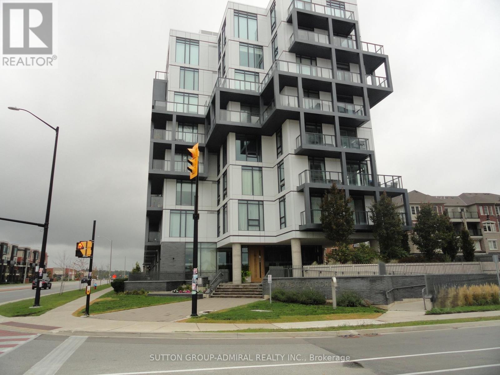 509 - 180 Veterans Drive, Brampton, Ontario  L7A 5G7 - Photo 2 - W12453017