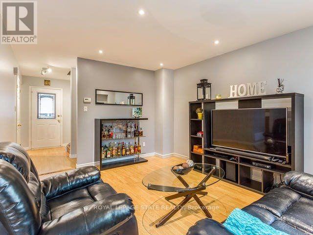 Main & Upper - 1004 Elizabeth Place, Oakville, Ontario  L6H 3H8 - Photo 3 - W12453024