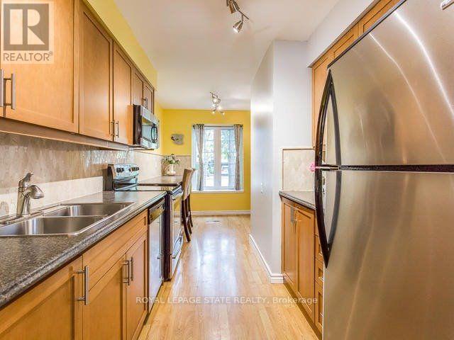 Main & Upper - 1004 Elizabeth Place, Oakville, Ontario  L6H 3H8 - Photo 6 - W12453024