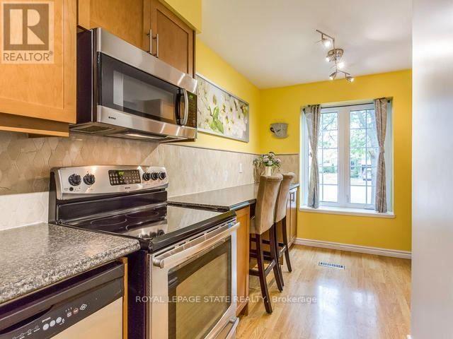 Main & Upper - 1004 Elizabeth Place, Oakville, Ontario  L6H 3H8 - Photo 7 - W12453024