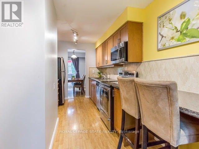 Main & Upper - 1004 Elizabeth Place, Oakville, Ontario  L6H 3H8 - Photo 8 - W12453024