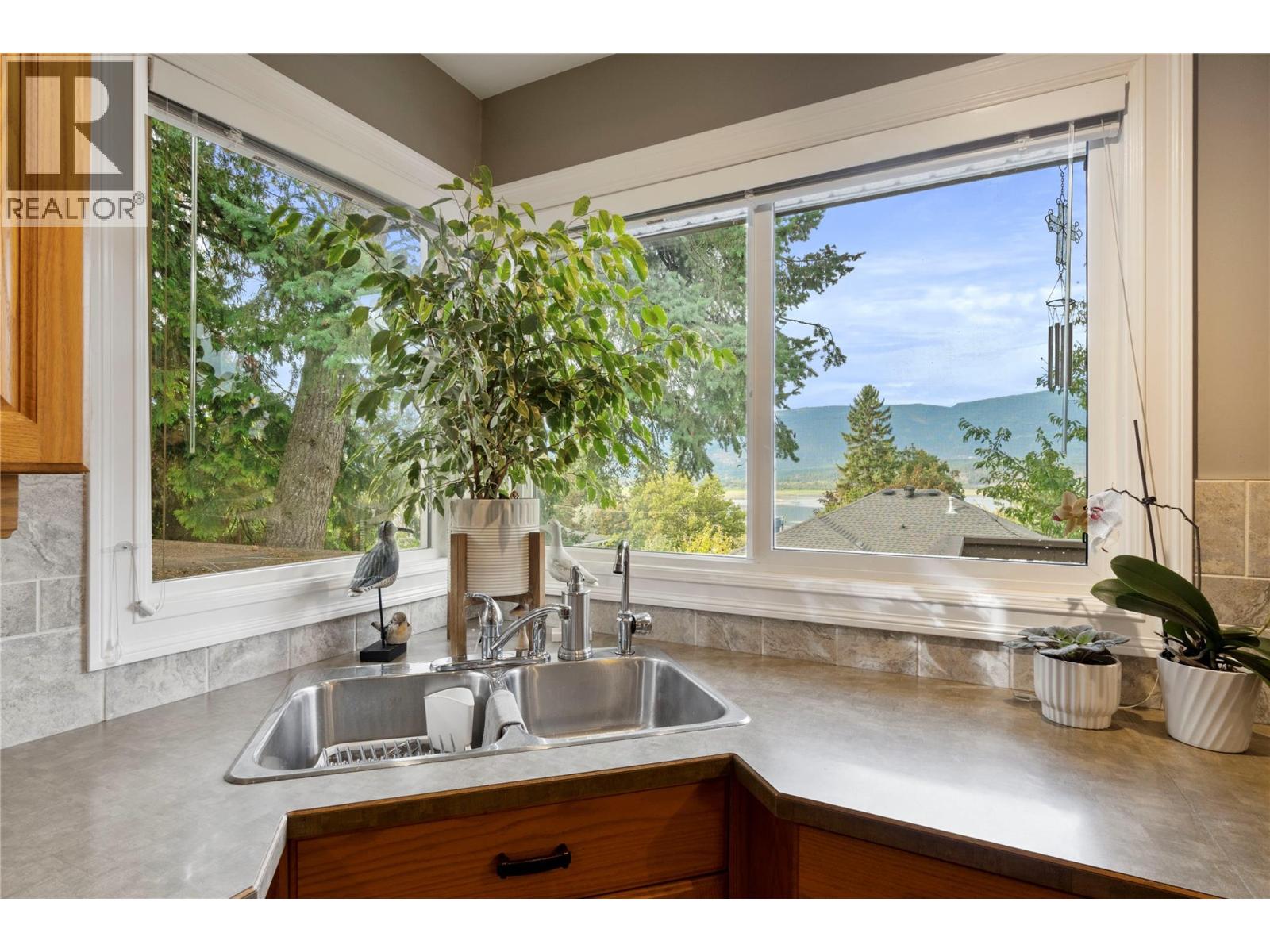1961 17 Street Ne, Salmon Arm, British Columbia  V1E 3Z4 - Photo 25 - 10364763