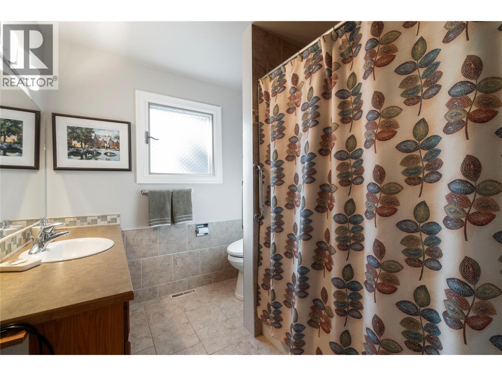 1961 17 Street Ne, Salmon Arm, British Columbia  V1E 3Z4 - Photo 36 - 10364763