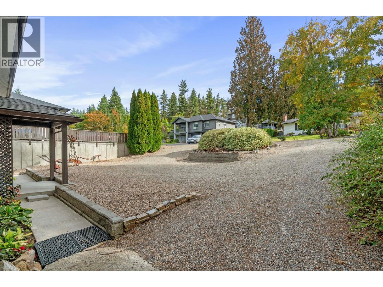 1961 17 Street Ne, Salmon Arm, British Columbia  V1E 3Z4 - Photo 5 - 10364763