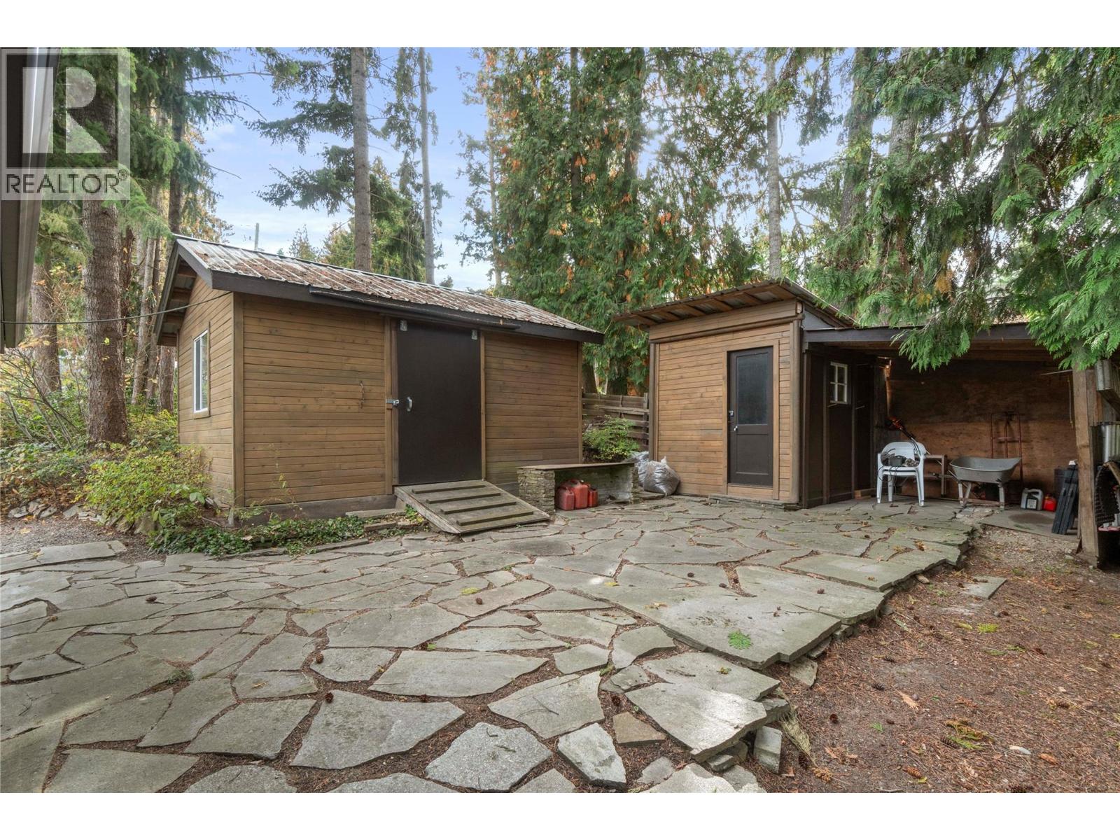 1961 17 Street Ne, Salmon Arm, British Columbia  V1E 3Z4 - Photo 6 - 10364763