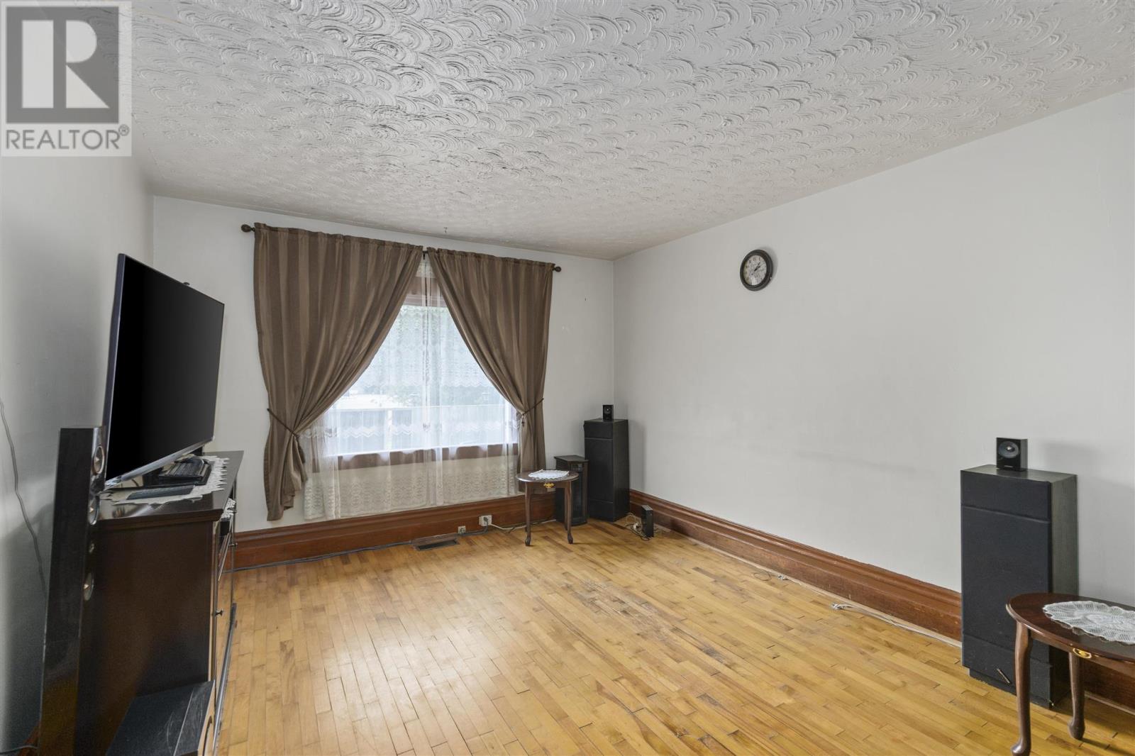 5 Alberta St, Sault Ste. Marie, Ontario  P6B 2N6 - Photo 3 - SM252711