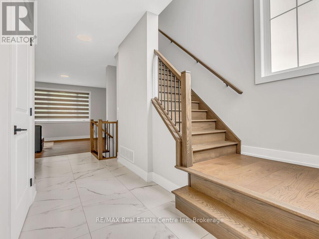9 - 297 Whiting Street, Ingersoll, Ontario  N5C 0E6 - Photo 4 - X12453045