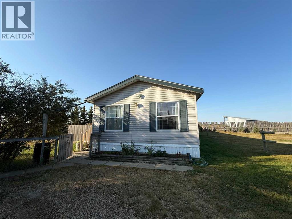 445072 Range Road 265, Rural Ponoka County, Alberta  T4J 1R3 - Photo 2 - A2258745