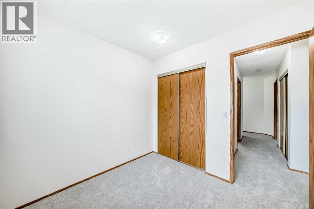 244 Shawinigan Drive Sw, Calgary, Alberta  T2Y 3B4 - Photo 24 - A2251108