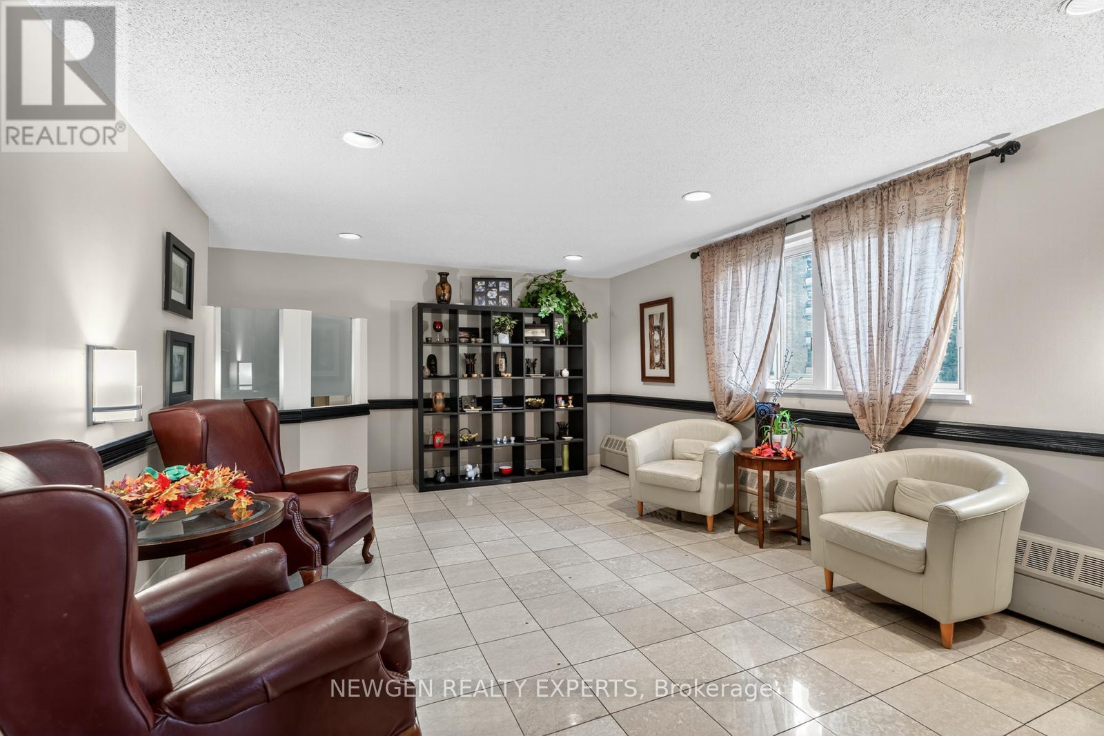 915 - 1505 Baseline Road, Ottawa, Ontario  K2C 3L4 - Photo 4 - X12453012
