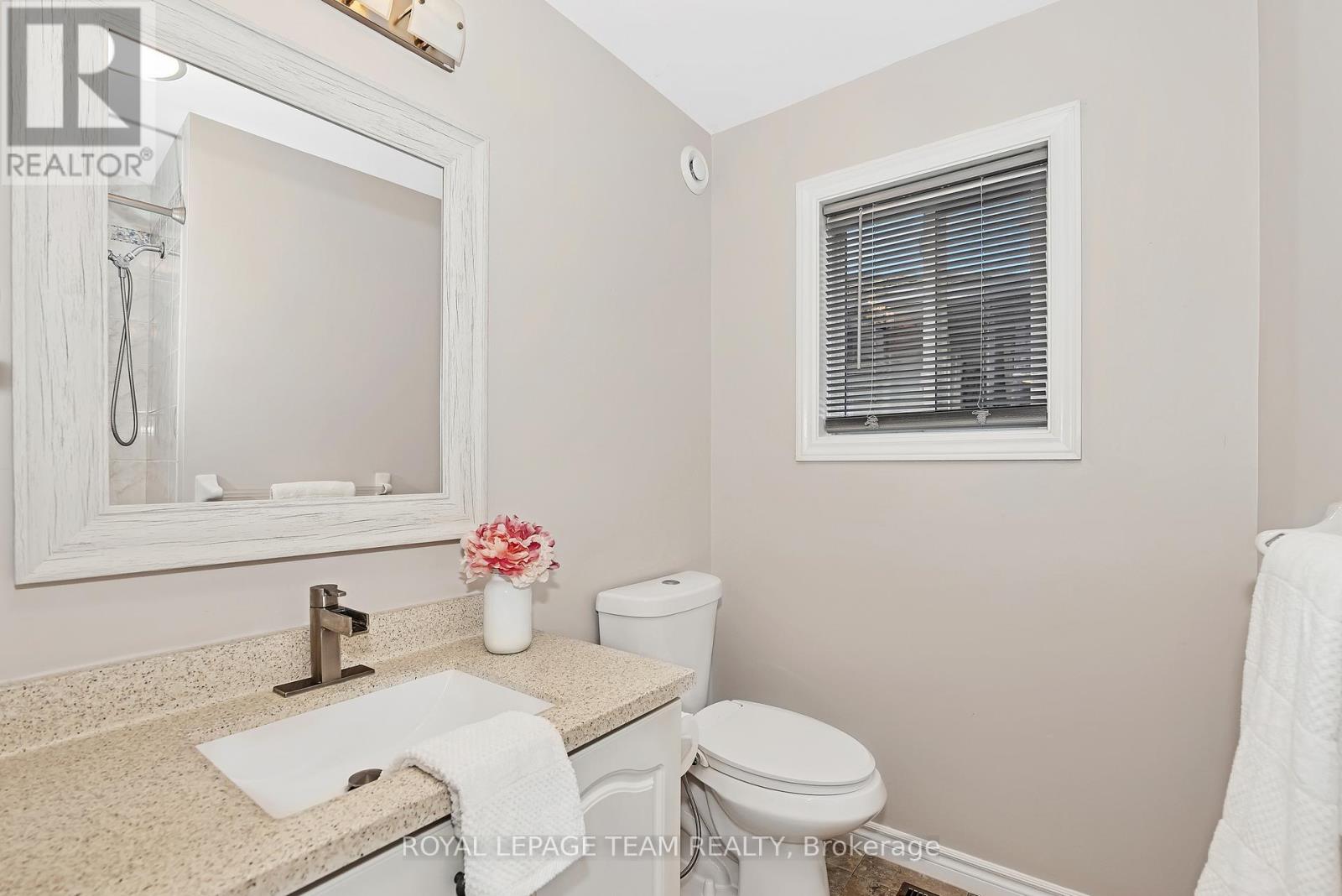 1019 Teena Colleen, Ottawa, Ontario  K4P 1C7 - Photo 11 - X12453042