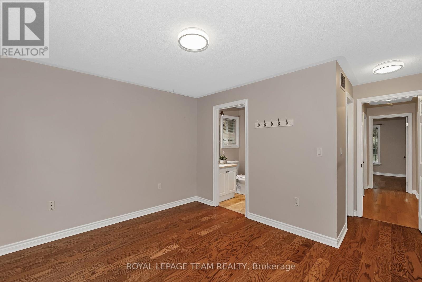 1019 Teena Colleen, Ottawa, Ontario  K4P 1C7 - Photo 15 - X12453042