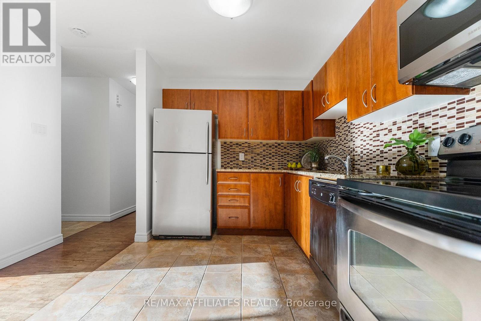49 - 1250 Mcwatters Road, Ottawa, Ontario  K2C 3P5 - Photo 12 - X12453064