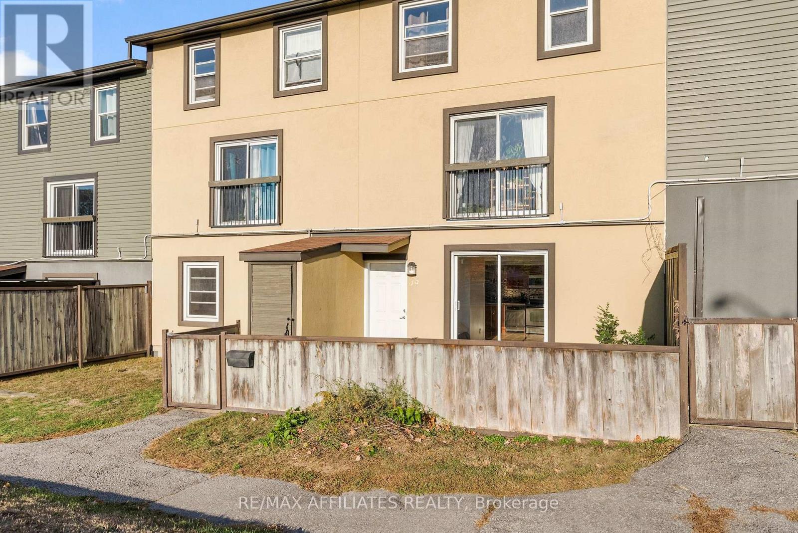 49 - 1250 Mcwatters Road, Ottawa, Ontario  K2C 3P5 - Photo 2 - X12453064