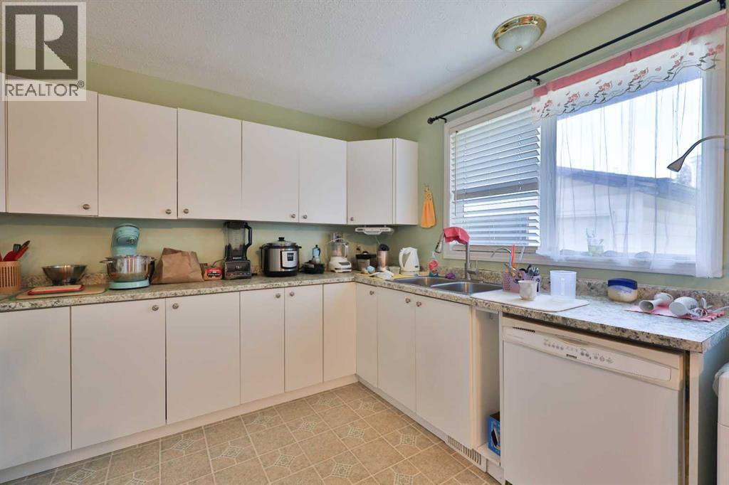 34 Pensacola Court W, Lethbridge, Alberta  T1K 4R6 - Photo 12 - A2250471