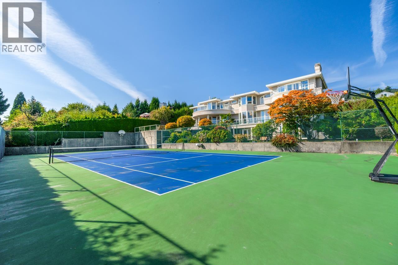 620 KNOCKMAROON ROAD, West Vancouver, British Columbia