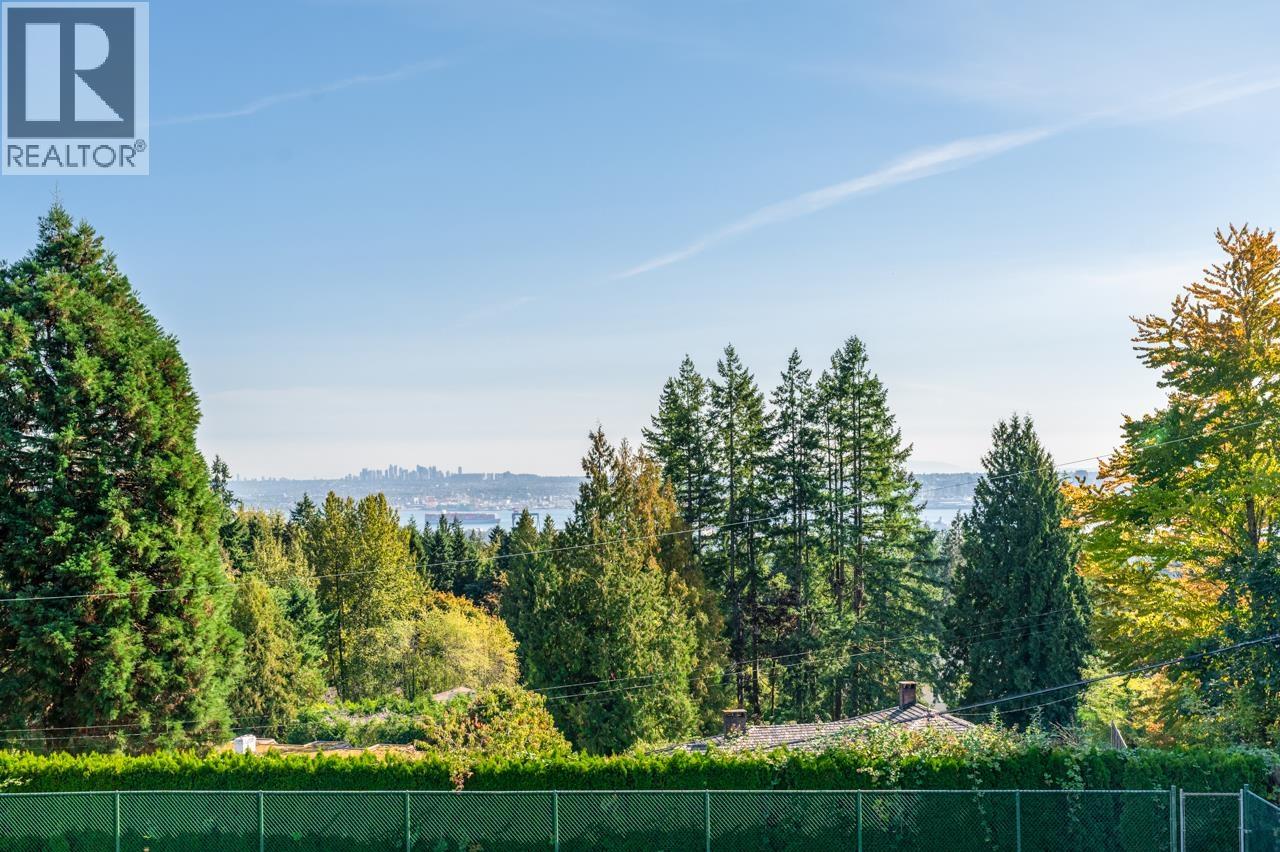 620 Knockmaroon Road, West Vancouver, British Columbia  V7S 1R6 - Photo 38 - R3056913