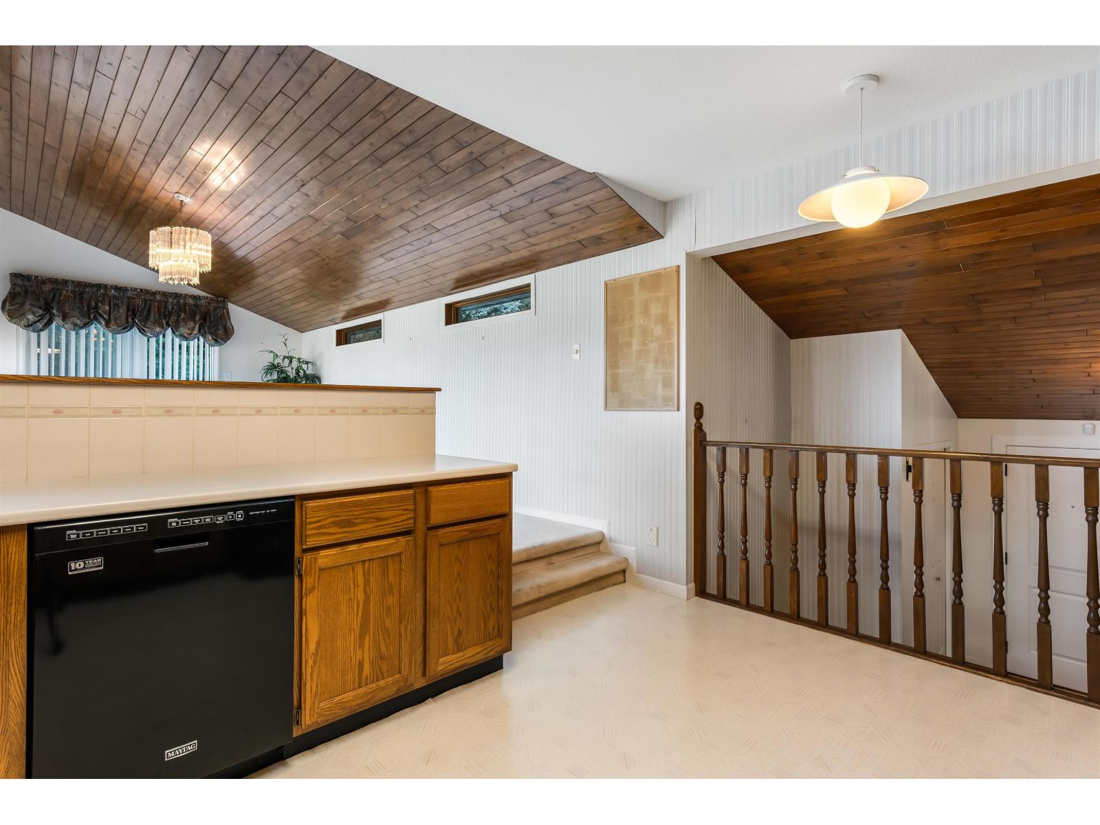 43445 Alameda Drive, Chilliwack Mountain, Chilliwack, British Columbia  V2R 0J9 - Photo 9 - R3056912