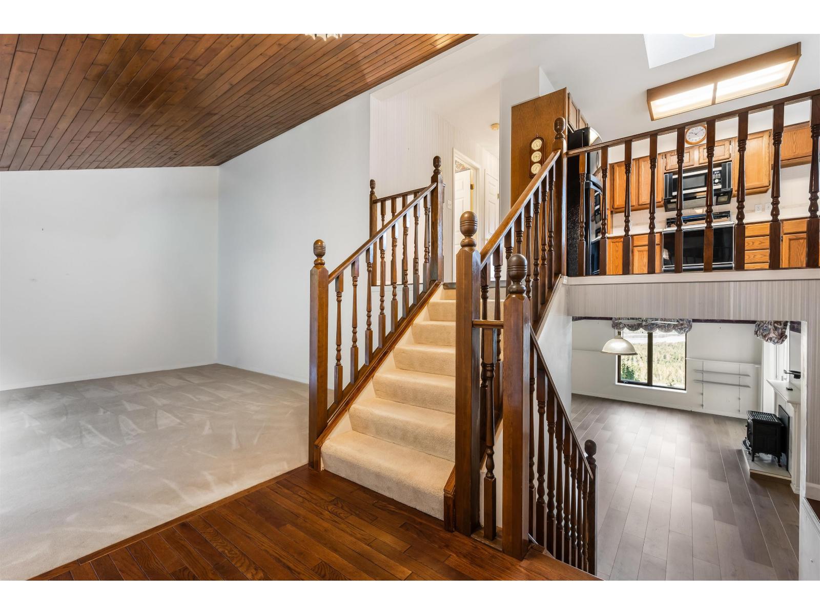 43445 Alameda Drive, Chilliwack Mountain, Chilliwack, British Columbia  V2R 0J9 - Photo 3 - R3056912