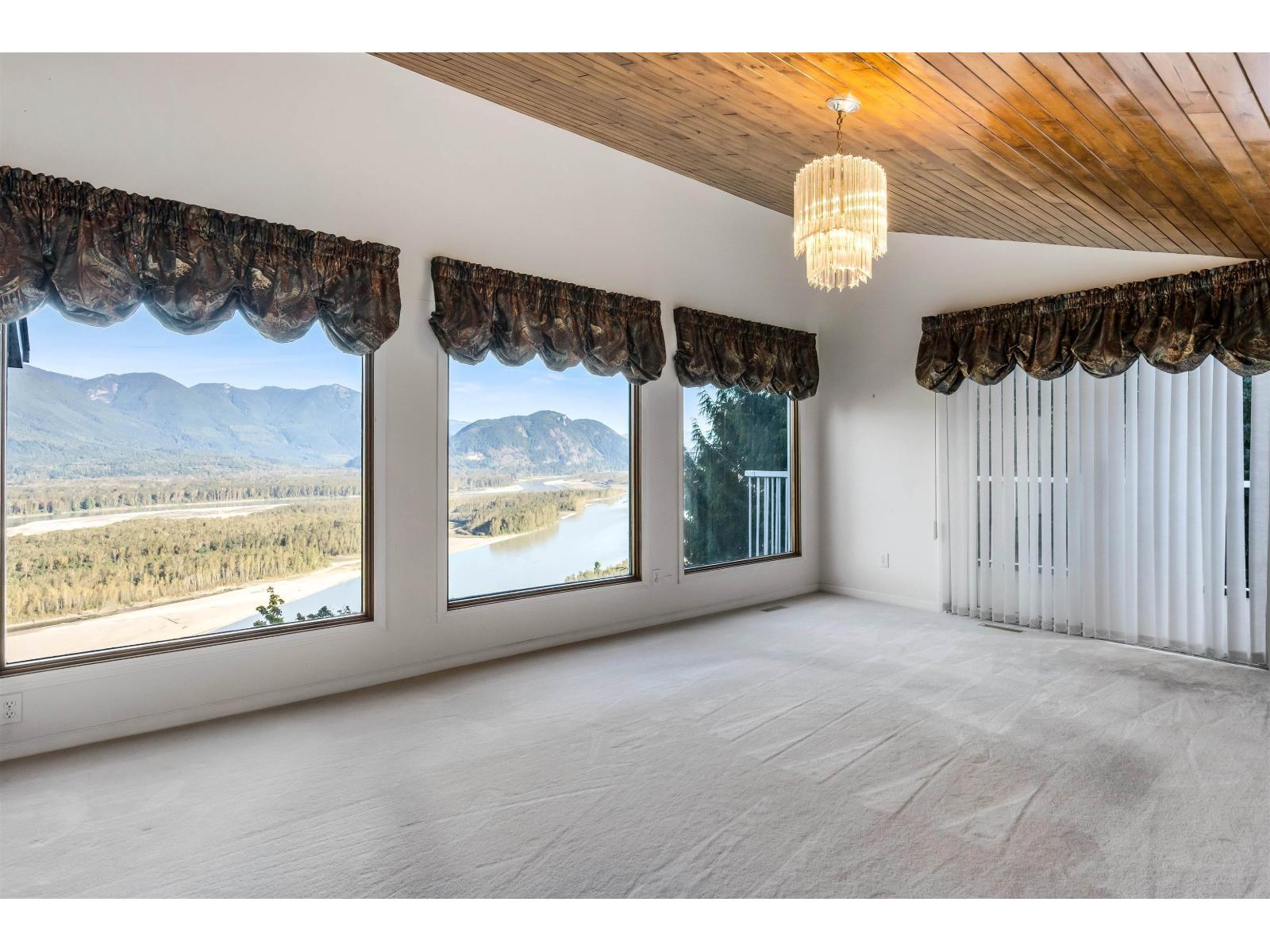 43445 Alameda Drive, Chilliwack Mountain, Chilliwack, British Columbia  V2R 0J9 - Photo 10 - R3056912