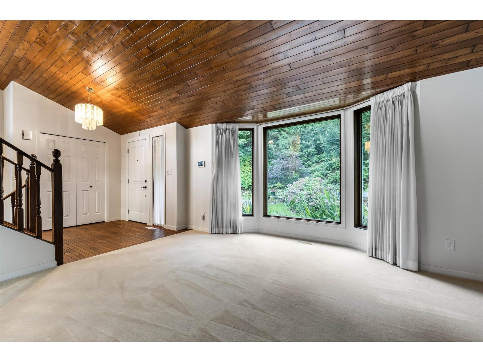 43445 Alameda Drive, Chilliwack Mountain, Chilliwack, British Columbia  V2R 0J9 - Photo 5 - R3056912